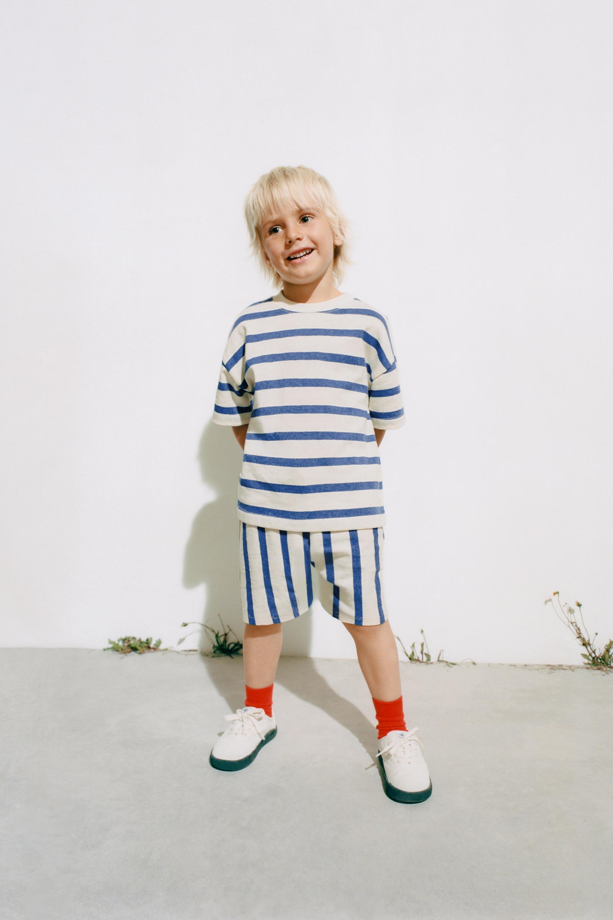 STRIPED T-SHIRT AND BERMUDA JOGGING SET